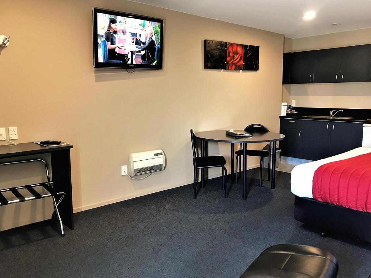 Phoenix Motel 4*