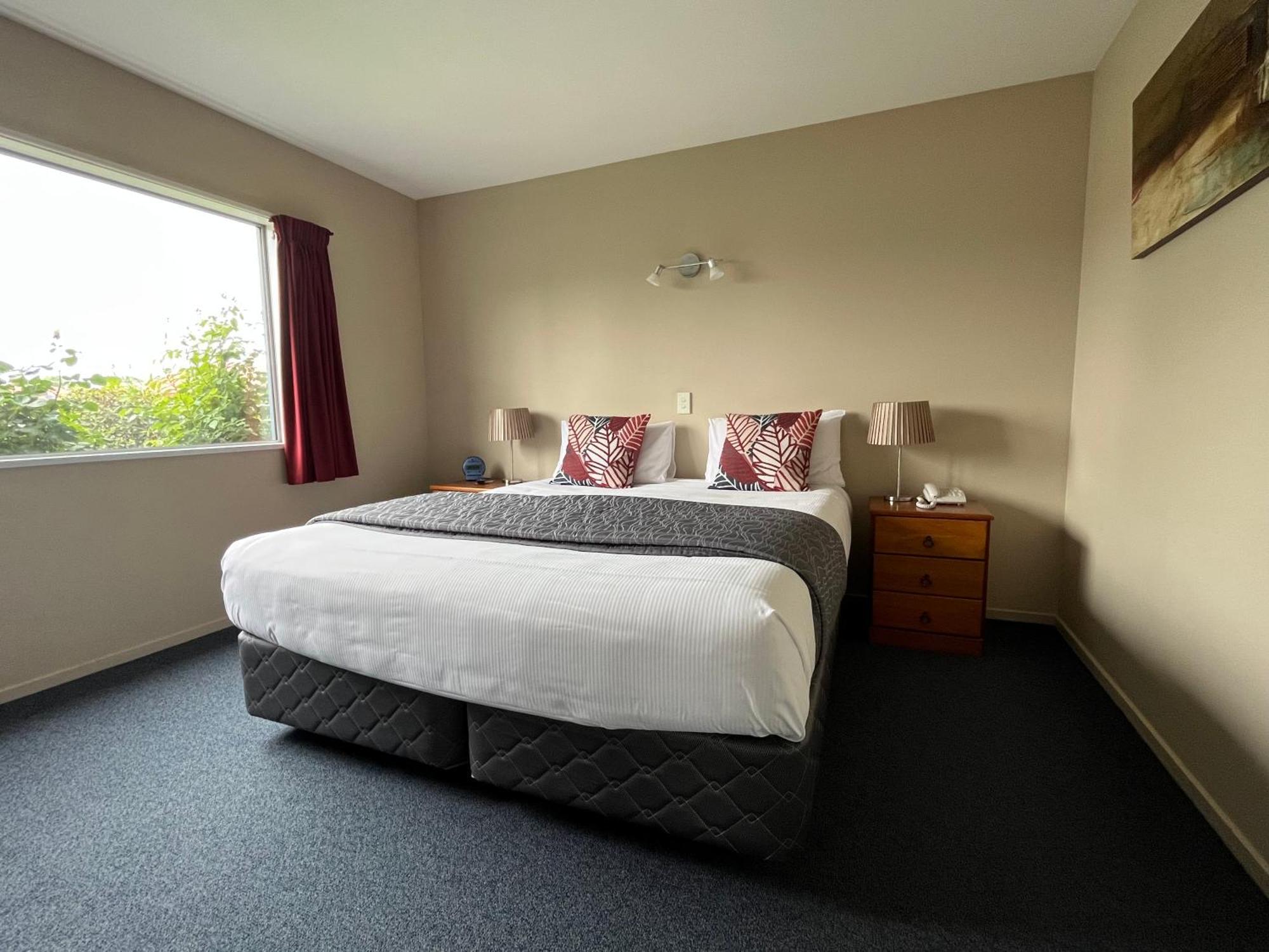 Phoenix Motel 4*