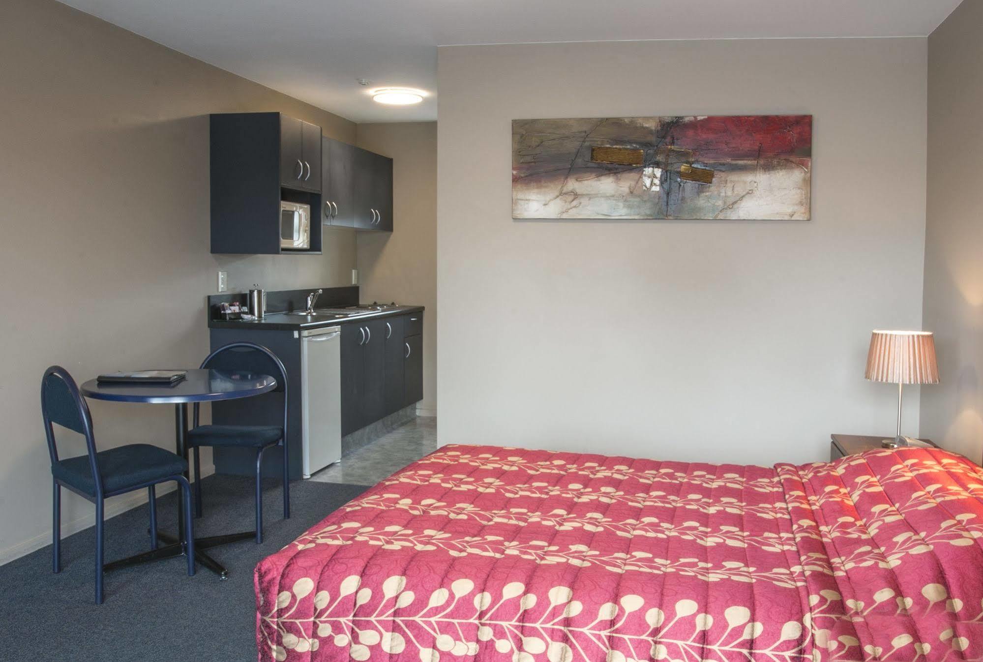 Phoenix Motel